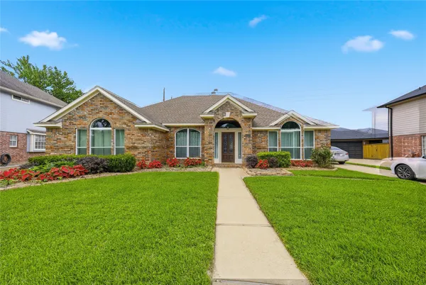 $2,200 | 1722 Pecan Crossing Drive, Richmond, TX 77406