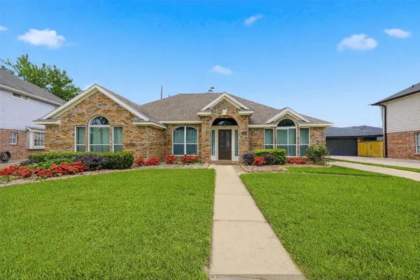 $2,200 | 1722 Pecan Crossing Drive, Richmond, TX 77406