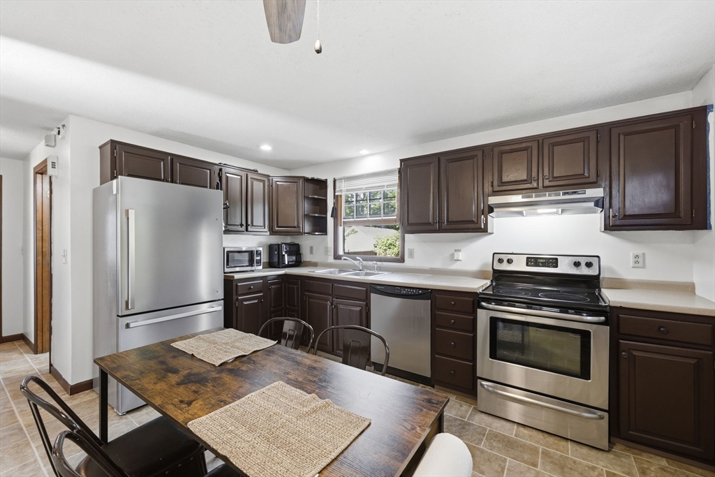 164 Arnold Avenue Springfield, MA 01119 - Photo 13 of 42