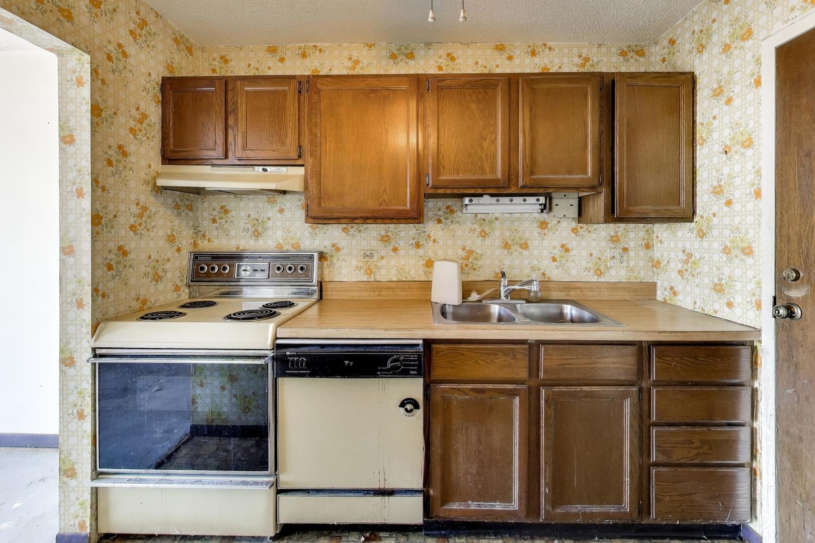 1150 Jackson Street, Unit 4F Lombard, IL 60148 - Photo 10 of 23