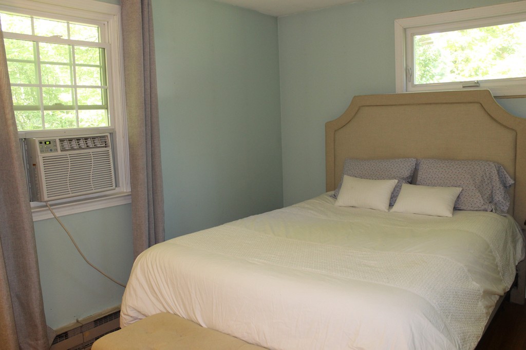 49 Arnold Road Sturbridge, MA 01518 - Photo 12 of 28