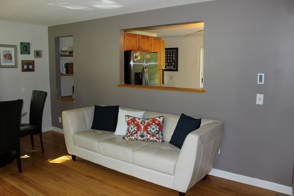 49 Arnold Road Sturbridge, MA 01518 - Photo 3 of 28