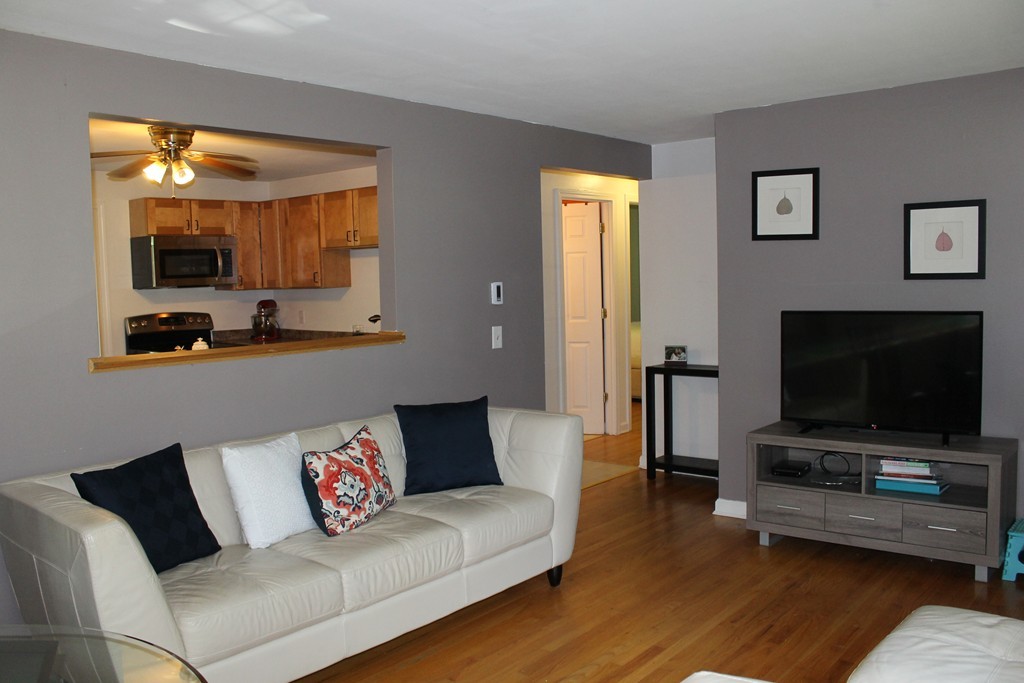 49 Arnold Road Sturbridge, MA 01518 - Photo 5 of 28