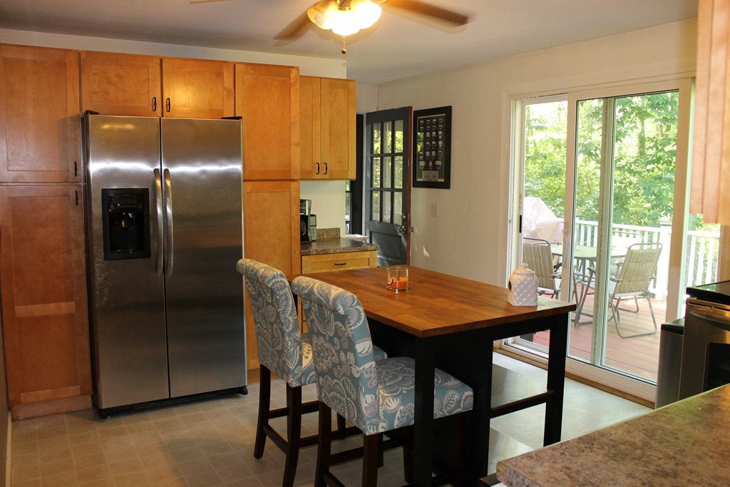 49 Arnold Road Sturbridge, MA 01518 - Photo 7 of 28