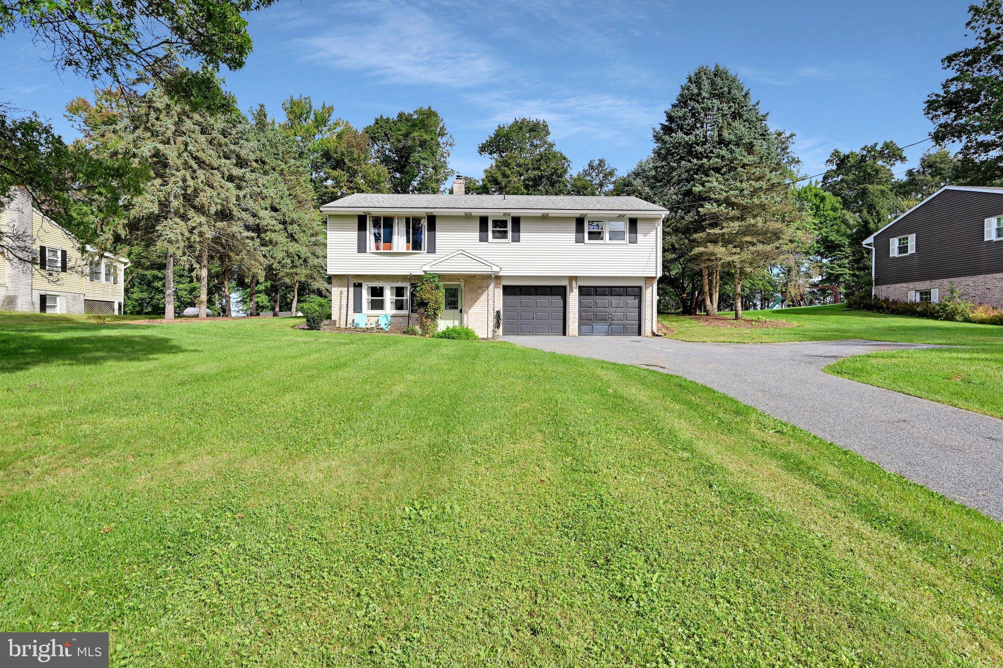 459 Aberdeen Road Elizabethtown, PA 17022 - Photo 10 of 50 Exterior Front