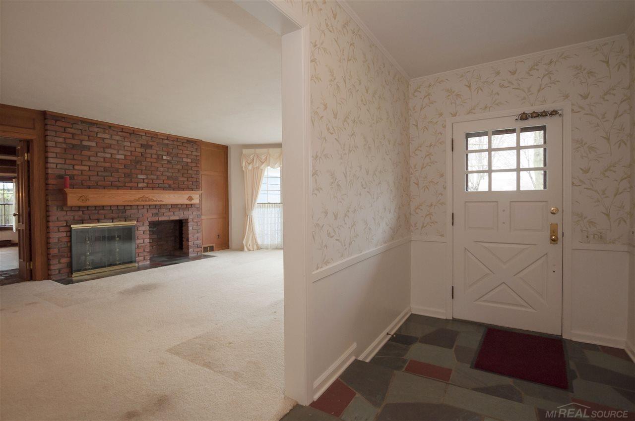 611 Shoreham Road Grosse Pointe Woods, MI 48236 - Photo 6 of 43