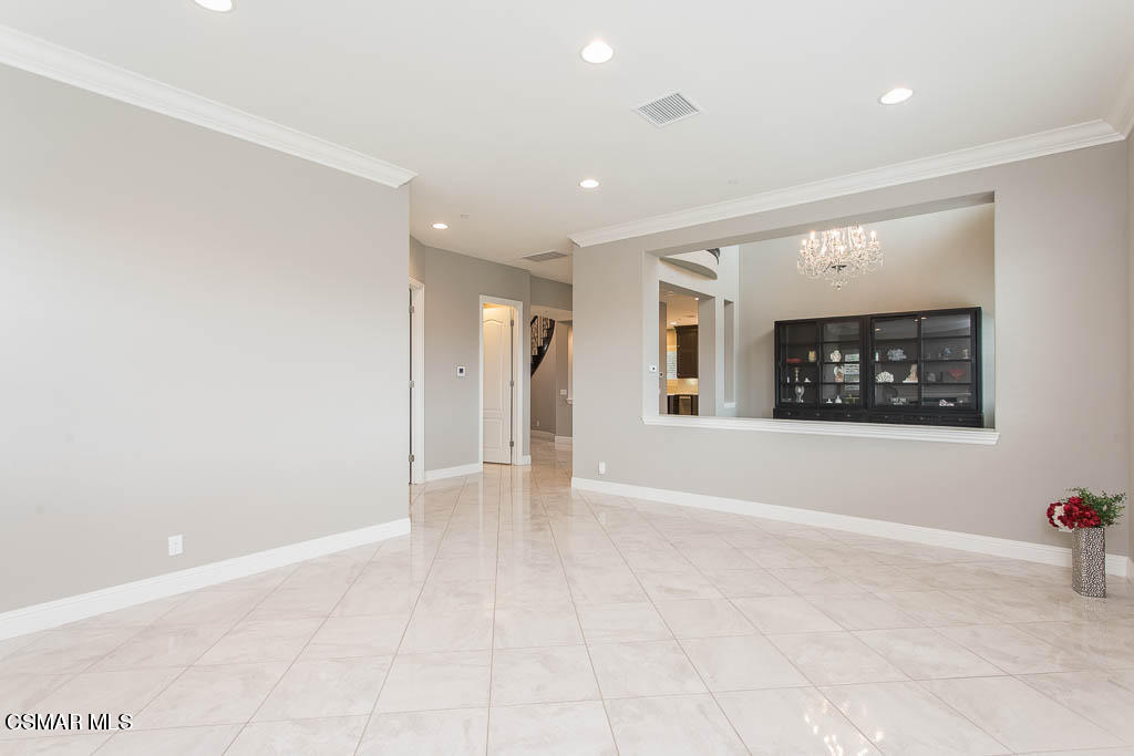 7342 Nicklaus Road Moorpark, CA 93021 - Photo 14 of 55 a view of an empty room