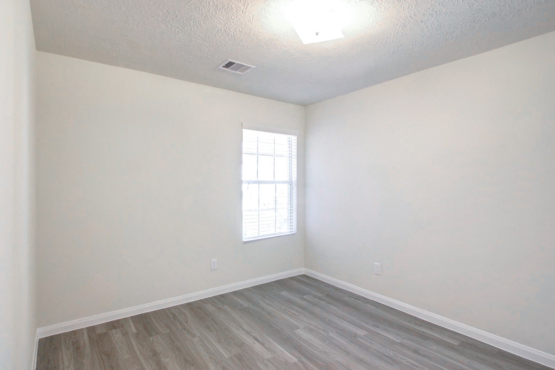 12703 Rio Nueces Lane Rosharon, TX 77583 - Photo 14 of 14 Photos may be representative of the floor plan and not the exact home. Finishes, layout, and features of the actual property for lease may vary.