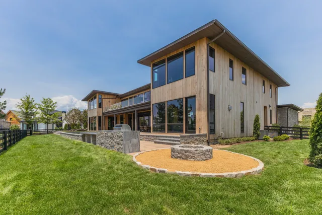 $10,000,000 | 8005 Backwoods, College Grove, TN 37046