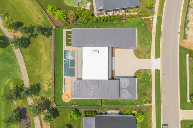 $10,000,000 | 8005 Backwoods, College Grove, TN 37046