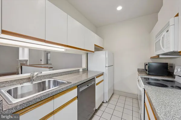 $425,000 | 1723 Wallace Street, Unit 102, Philadelphia, PA 19130