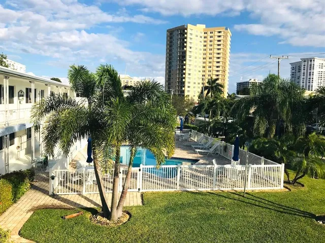 a view of a multi story building