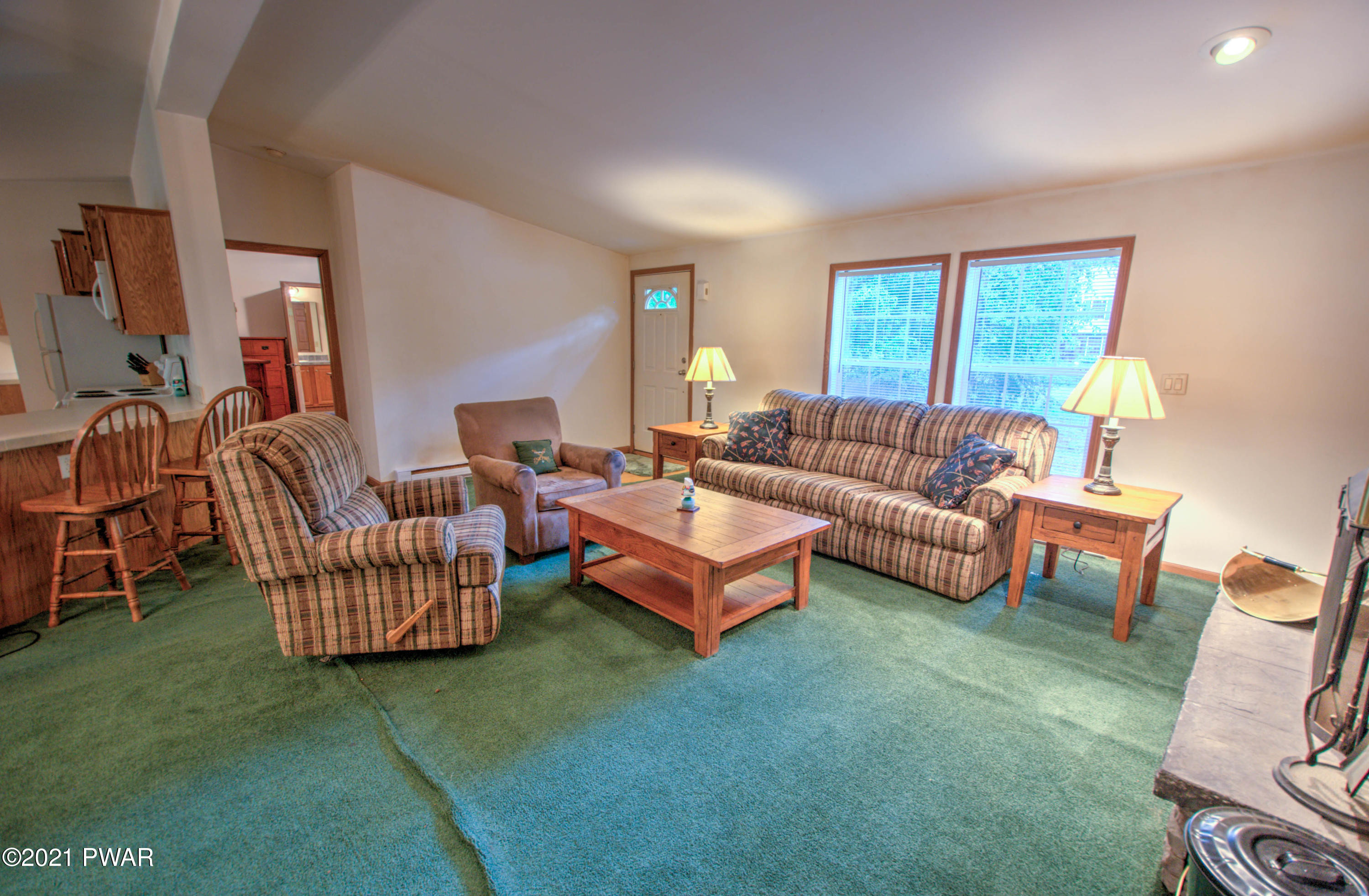 105 Lochinvar Road Greeley, PA 18425 - Photo 4 of 29 4-LR