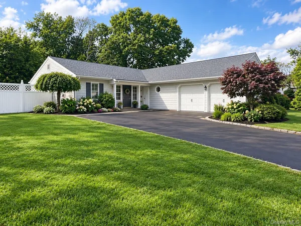 $695,000 | 4 Carston Street West, Selden, NY 11784