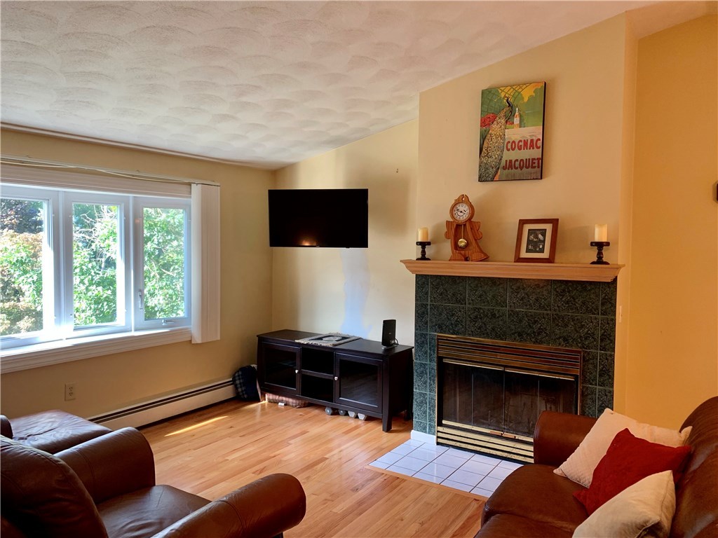 45 Ridgewood Road Cranston, RI 02921 - Photo 8 of 34 Gallery Image 8