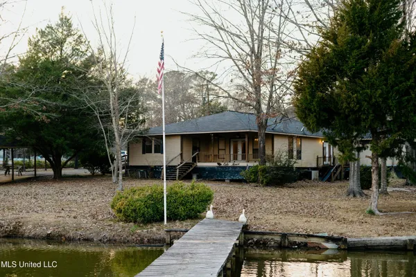 $210,000 | 126 Lakeshore Court, Pelahatchie, MS 39145