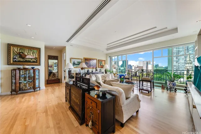 $1,400,000 | 1740 South Beretania Street, Unit 9, Honolulu, HI 96826