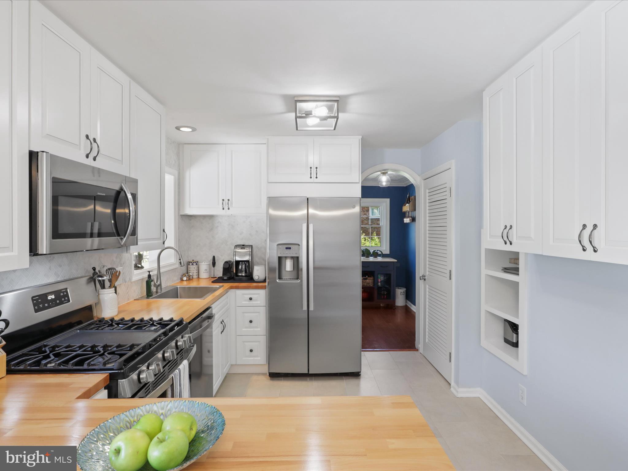 6208 Doncaster Court Springfield, VA 22150 - Photo 13 of 42 Cook lots of great meals!