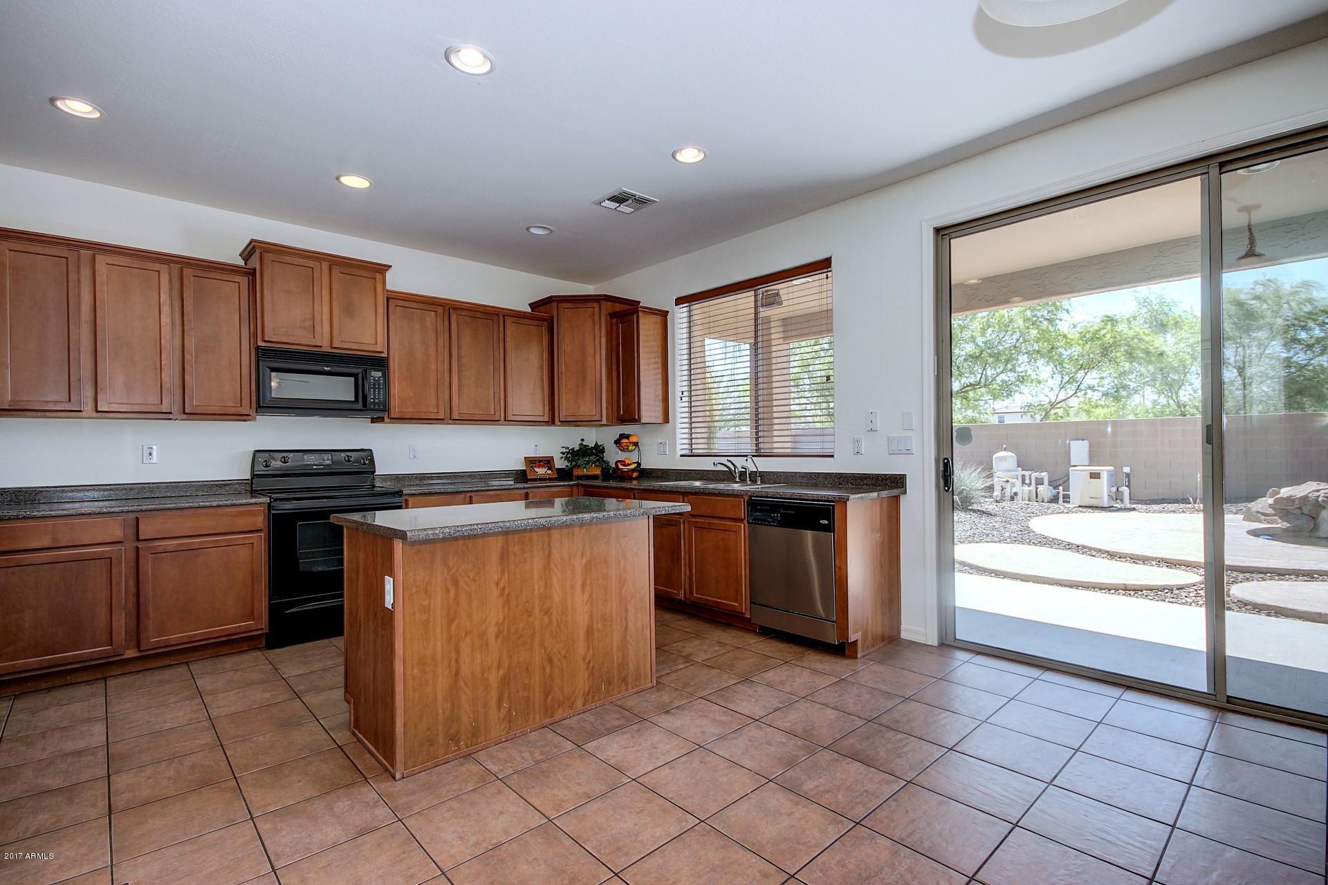 15251 West Boca Raton Road Surprise, AZ 85379 - Photo 11 of 39 15251 Boca Raton-Kitchen (2)