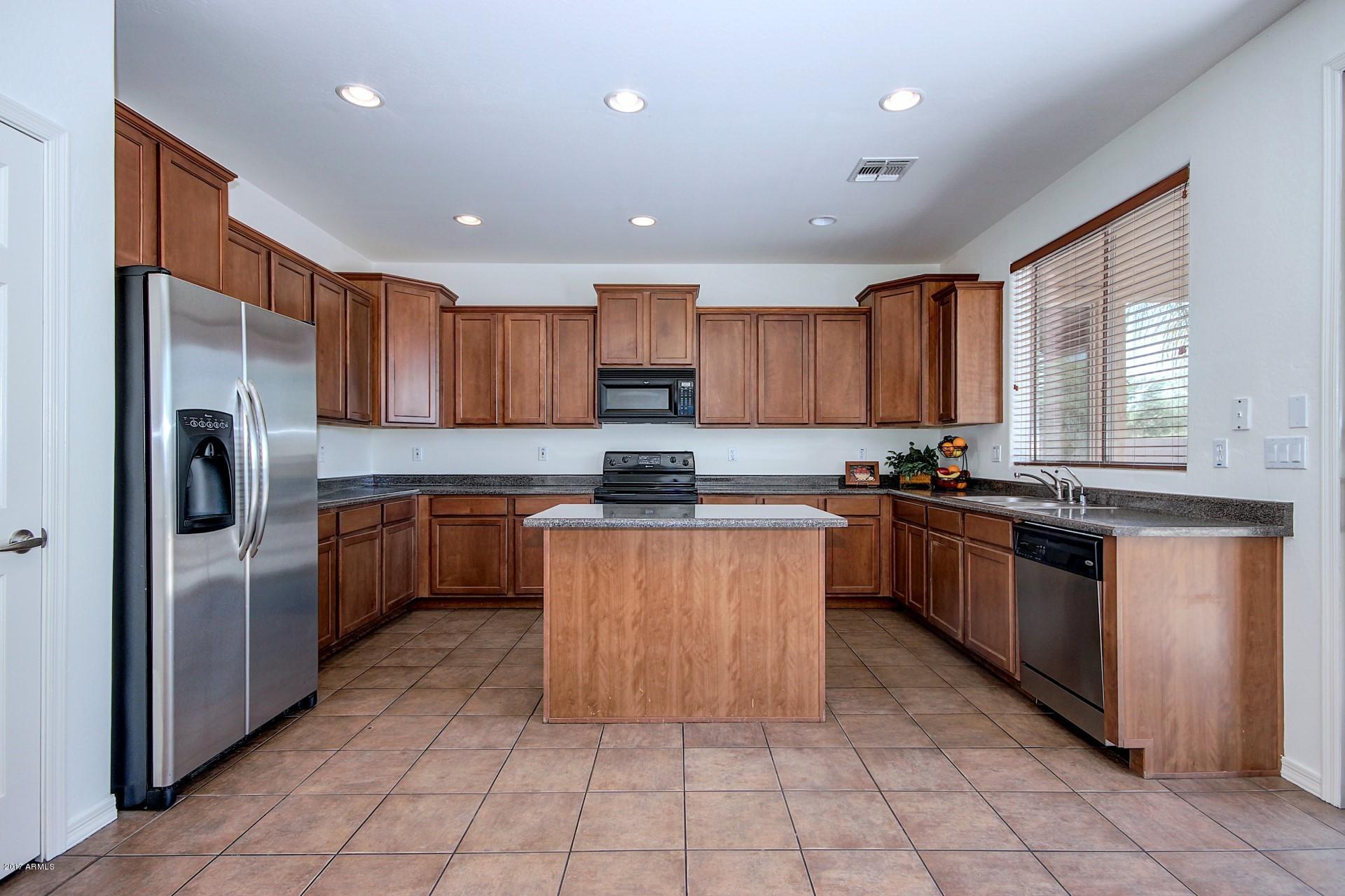 15251 West Boca Raton Road Surprise, AZ 85379 - Photo 14 of 39 15251 Boca Raton-Kitchen (5)