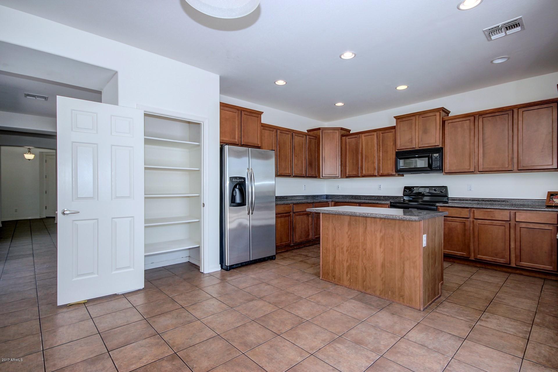 15251 West Boca Raton Road Surprise, AZ 85379 - Photo 10 of 39 15251 Boca Raton-Kitchen (1)
