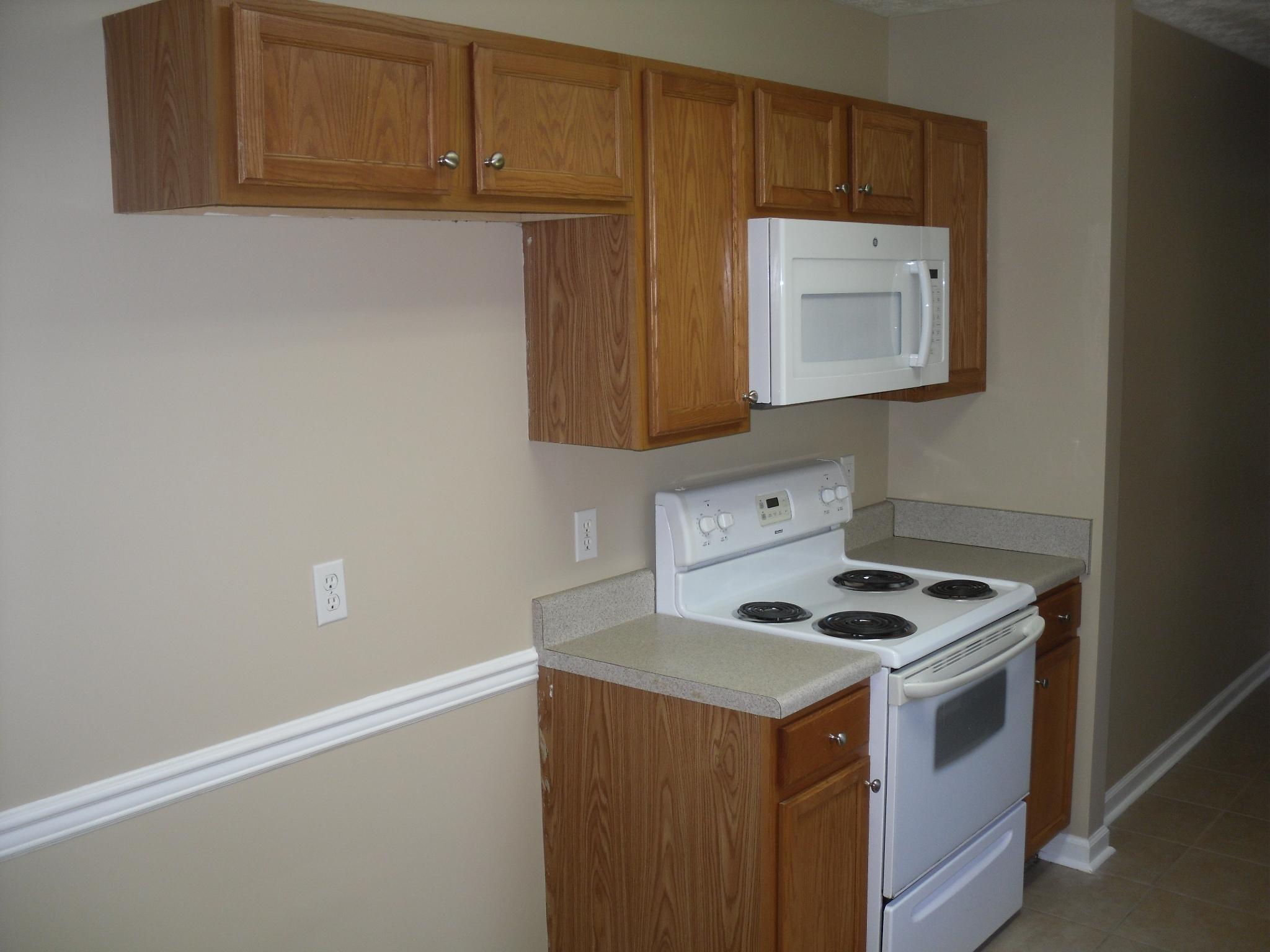 703 Bay Grove Road Freeport, FL 32439 - Photo 6 of 22 a utility room with dryer and washer