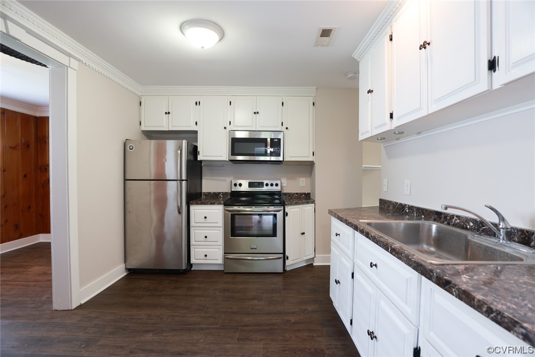 3315 Mike Road Richmond, VA 23234 - Photo 14 of 31 Kitchen