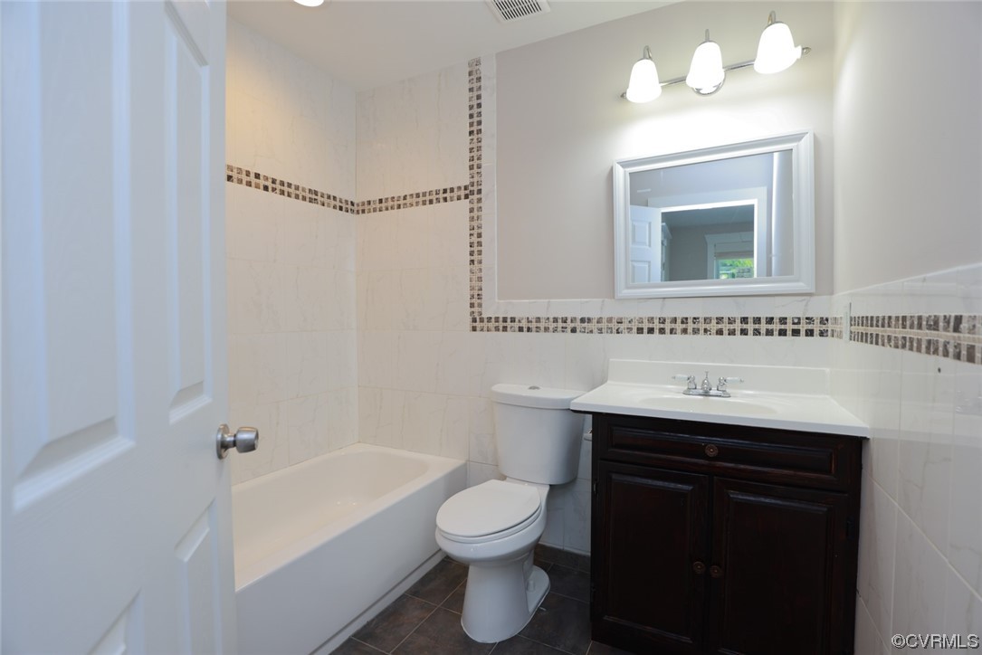3315 Mike Road Richmond, VA 23234 - Photo 24 of 31 Primary En-suite
