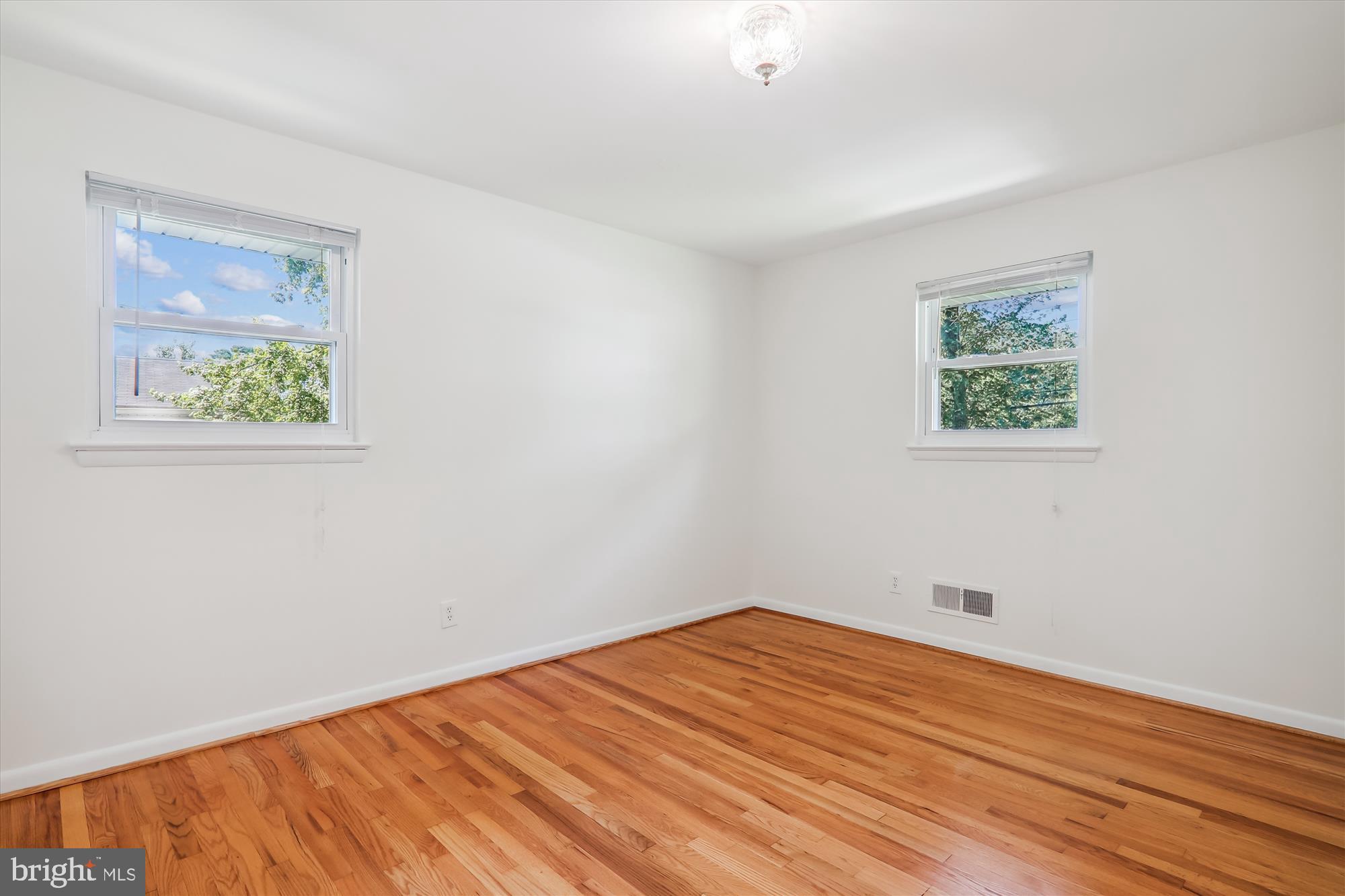 6518 Wilmett Road Bethesda, MD 20817 - Photo 21 of 40