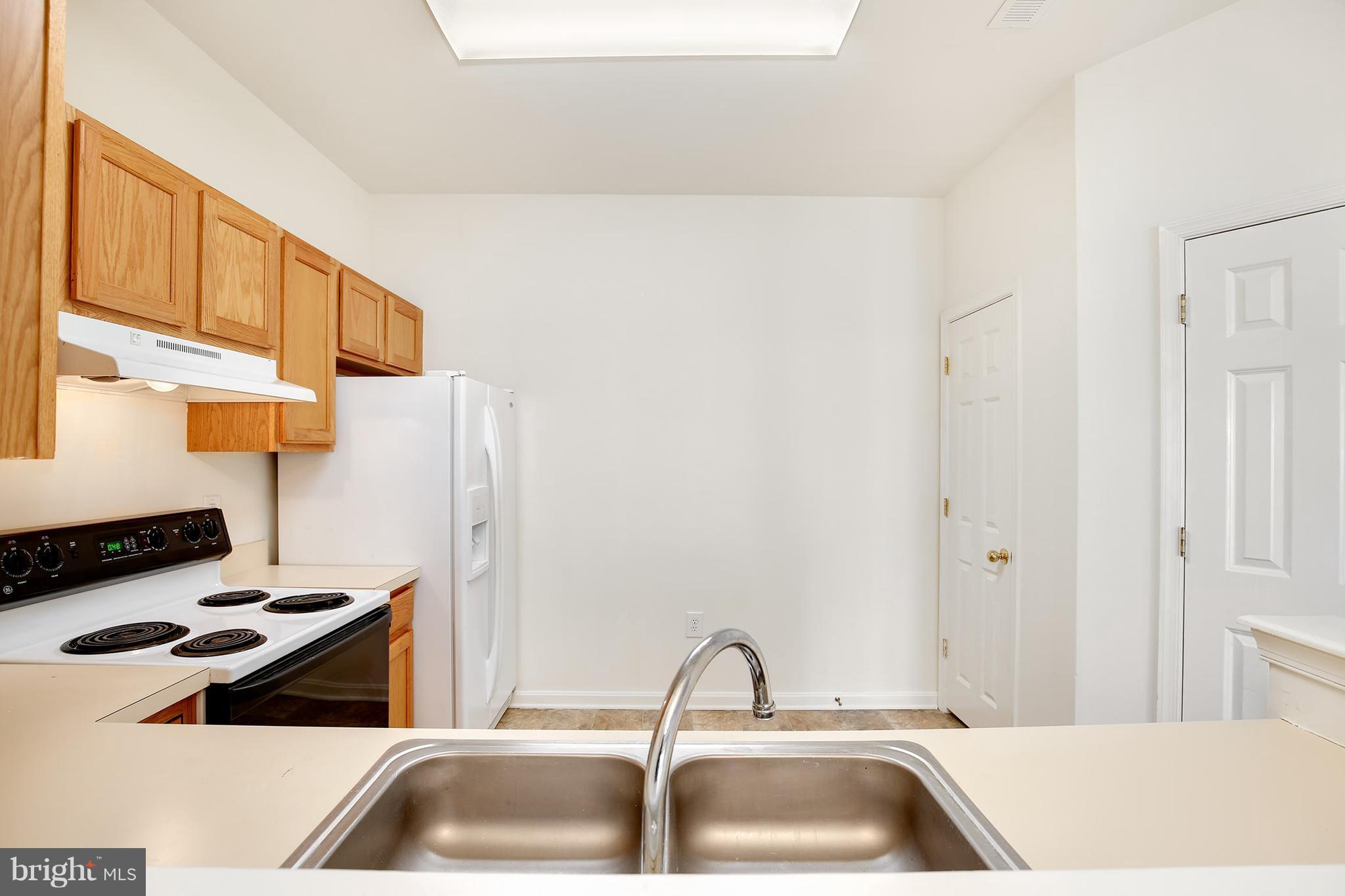 2005 Cooper Point Court Odenton, MD 21113 - Photo 13 of 24 Kitchen