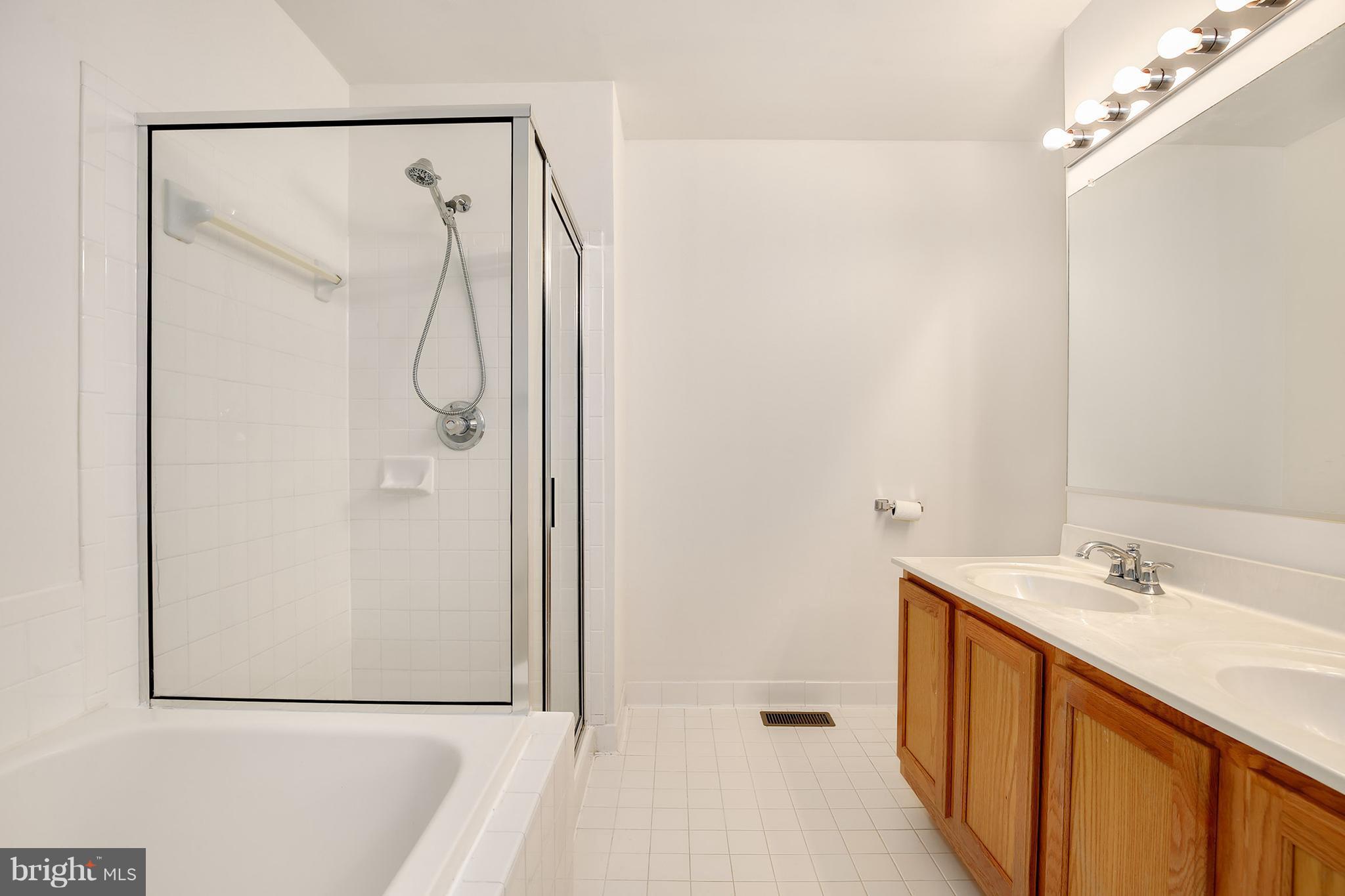 2005 Cooper Point Court Odenton, MD 21113 - Photo 20 of 24 Bath (Master)