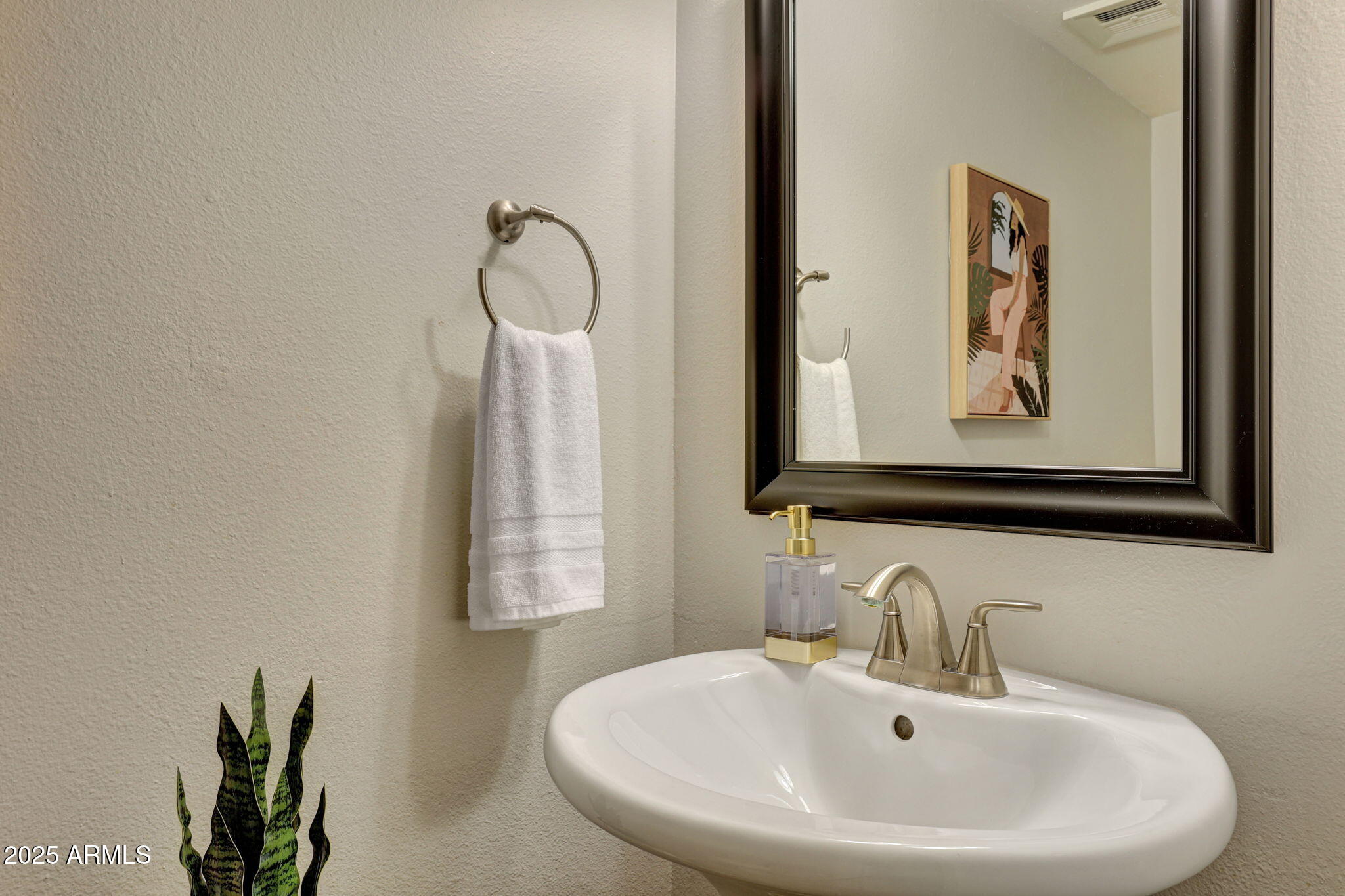 6833 East Osborn Road, Unit E Scottsdale, AZ 85251 - Photo 14 of 30 Powder Rm