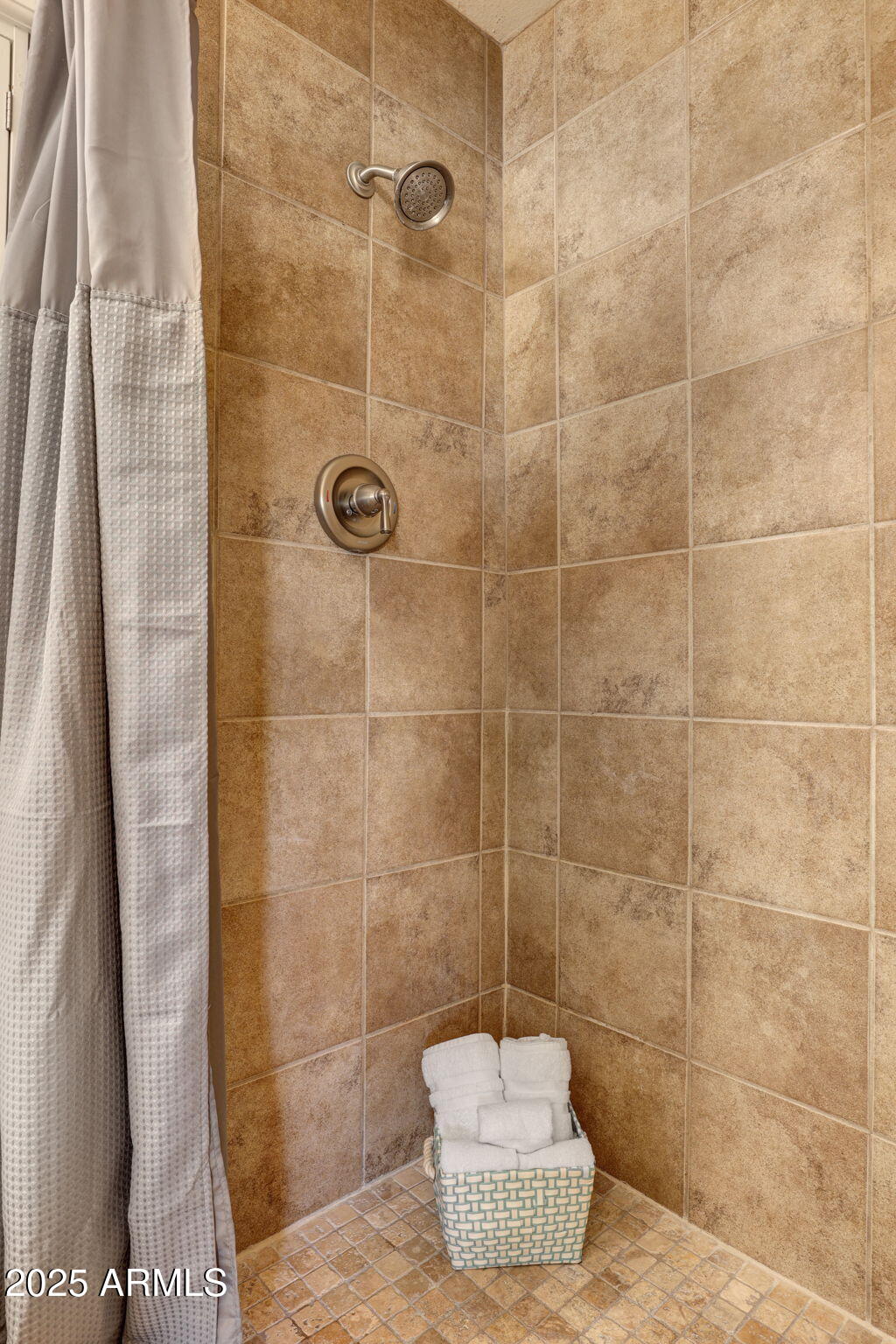 6833 East Osborn Road, Unit E Scottsdale, AZ 85251 - Photo 20 of 30 Primary Bath