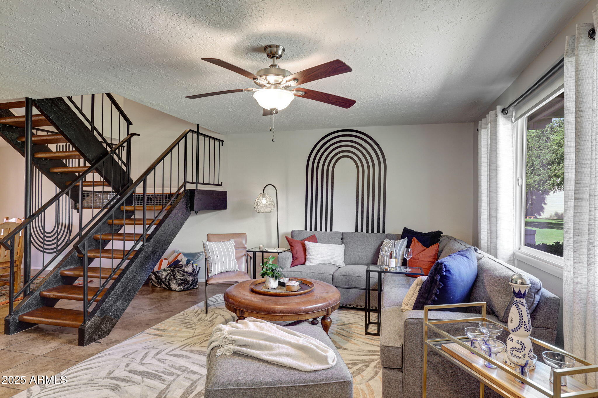 6833 East Osborn Road, Unit E Scottsdale, AZ 85251 - Photo 4 of 30 Living Rm