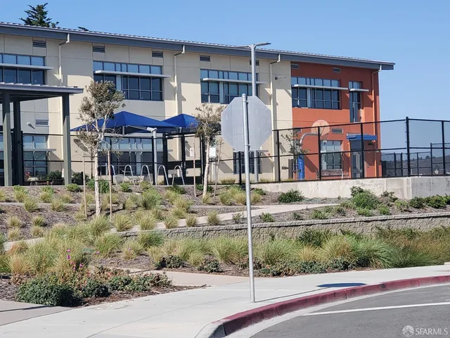 a building view with outdoor space