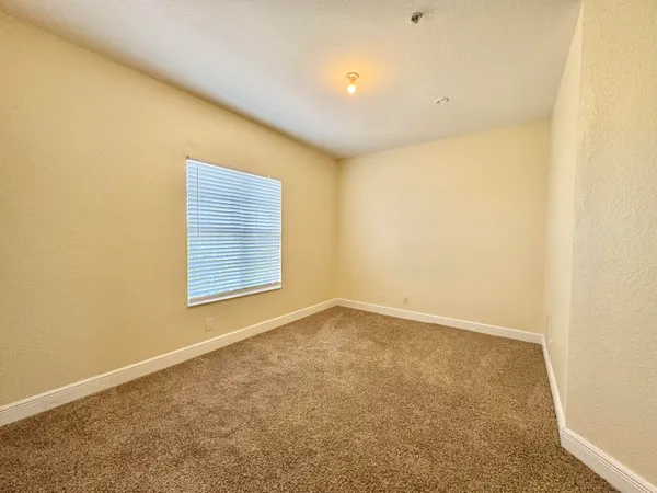 $2,850 | 531 South Federal Highway, Unit 15, Lake Worth Beach, FL 33460