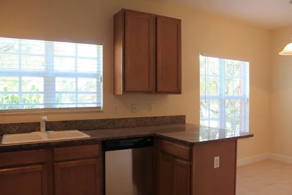 $2,850 | 531 South Federal Highway, Unit 15, Lake Worth Beach, FL 33460