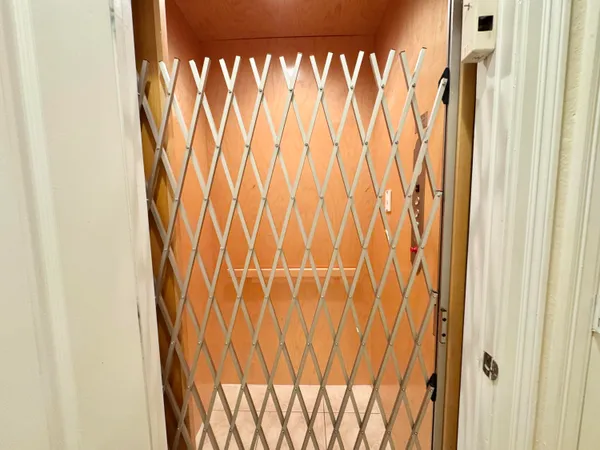 $2,850 | 531 South Federal Highway, Unit 15, Lake Worth Beach, FL 33460