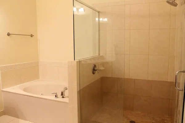 $2,850 | 531 South Federal Highway, Unit 15, Lake Worth Beach, FL 33460