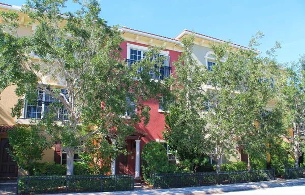 $2,850 | 531 South Federal Highway, Unit 15, Lake Worth Beach, FL 33460