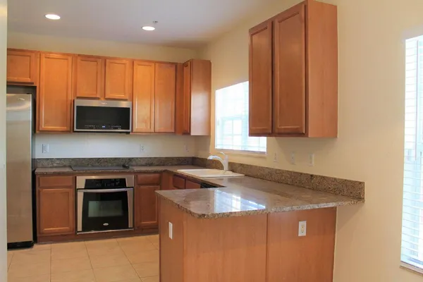 $2,850 | 531 South Federal Highway, Unit 15, Lake Worth Beach, FL 33460