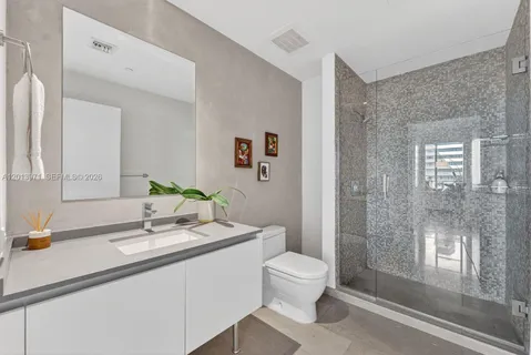 $1,300,000 | 88 Southwest 7th Street, Unit 1012, Miami, FL 33130