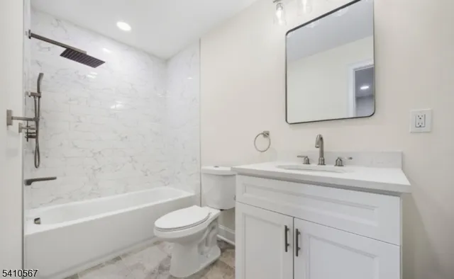 $2,500 | 1015 Flora Street, Elizabeth, NJ 07201