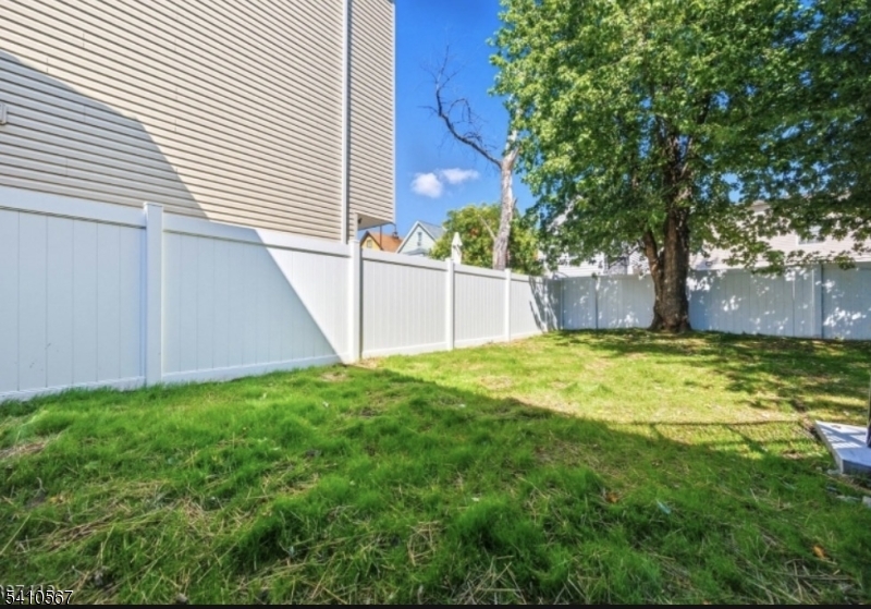 1015 Flora Street Elizabeth, NJ 07201 - Photo 2 of 15