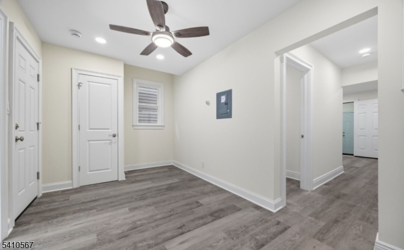 1015 Flora Street Elizabeth, NJ 07201 - Photo 3 of 15