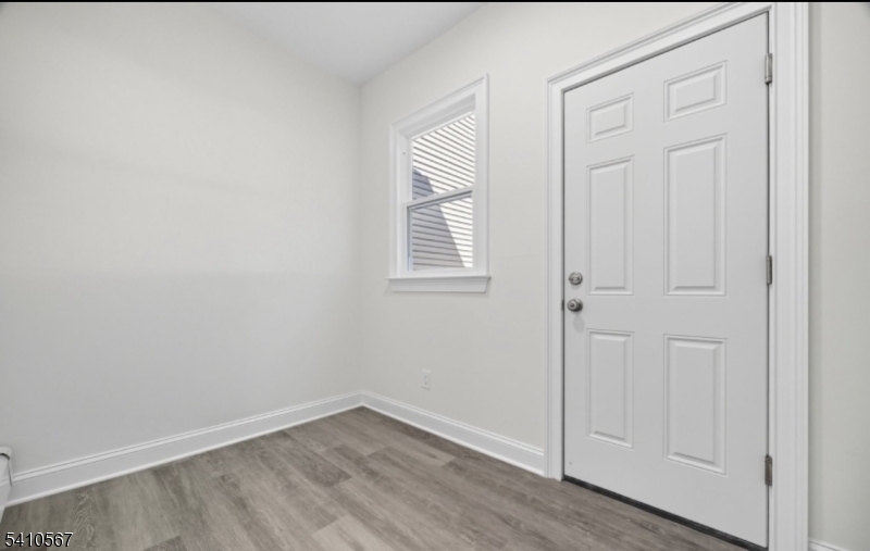 1015 Flora Street Elizabeth, NJ 07201 - Photo 4 of 15