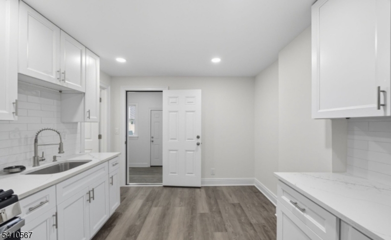 1015 Flora Street Elizabeth, NJ 07201 - Photo 7 of 15