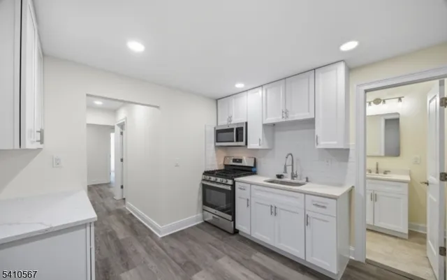 $2,500 | 1015 Flora Street, Elizabeth, NJ 07201