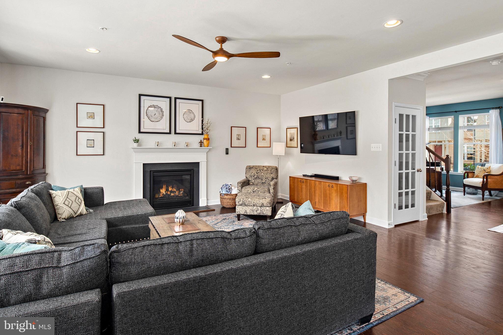 904 Holden Road Frederick, MD 21701 - Photo 16 of 44 Family Room (alt view)