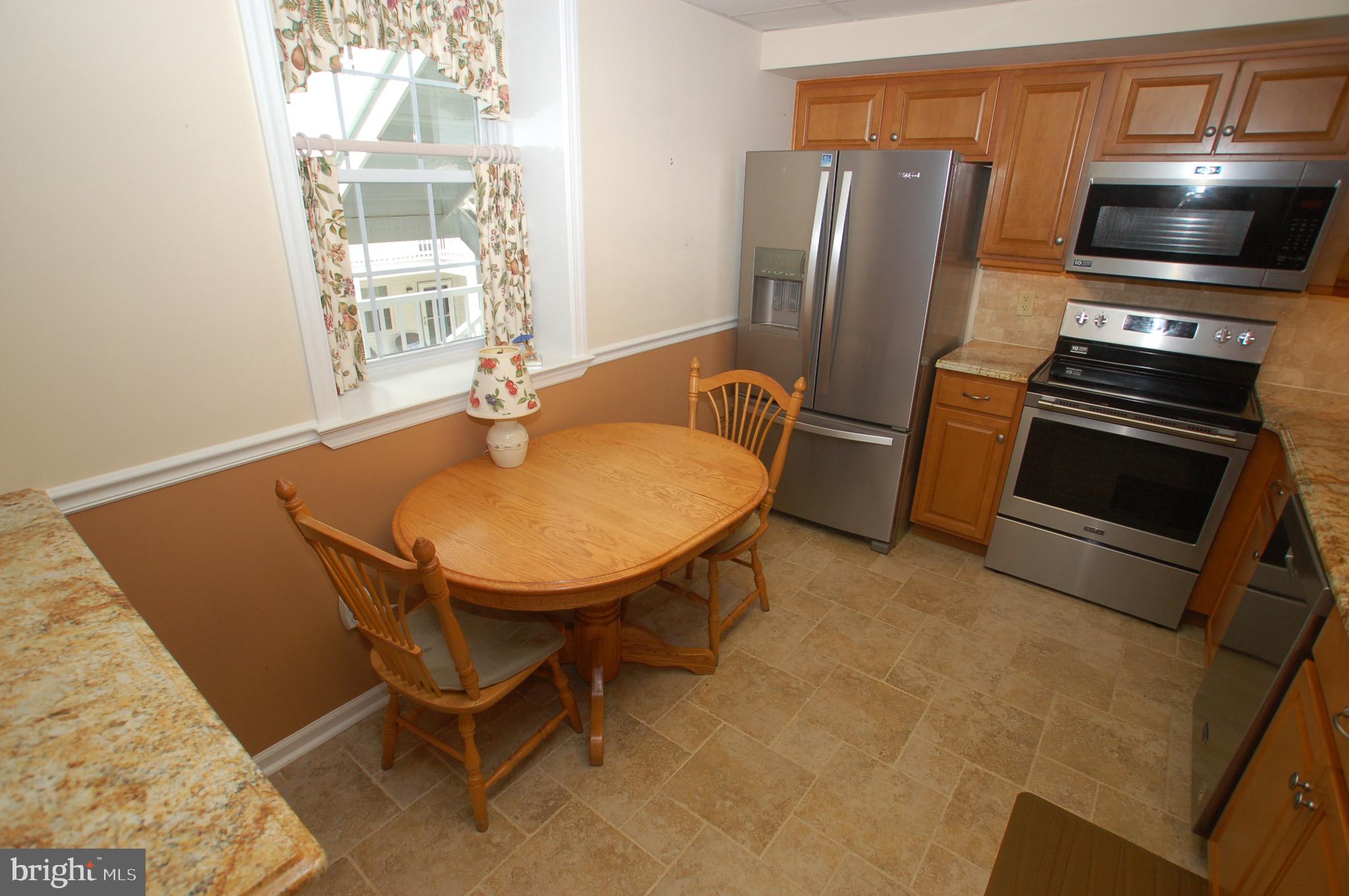 2103 Centennial Station Warminster, PA 18974 - Photo 9 of 80 New range and microwave